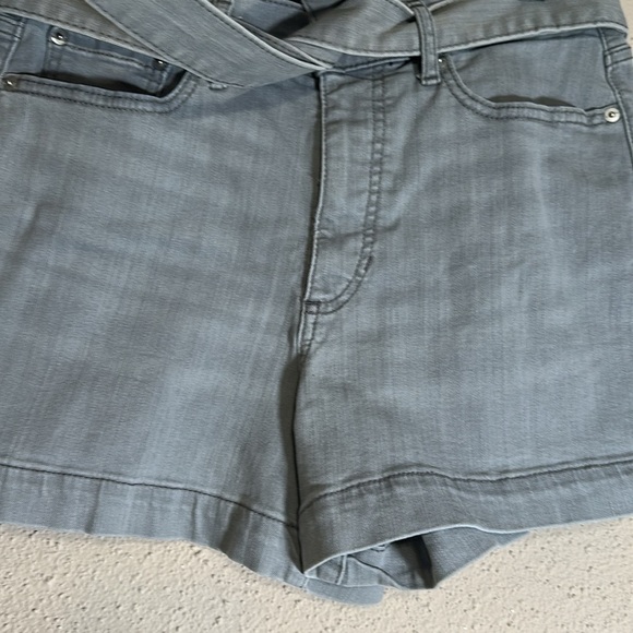 Banana Republic Gray Denim Jeans Tie High Waist Shorts Size 30 10P 10 Petite - Picture 11 of 14